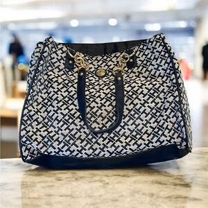 Tommy Hilfiger Blue and‎ White Patterned Tote